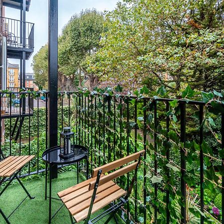 Apartment In Elephant & Castle With Parking Лондон Екстериор снимка