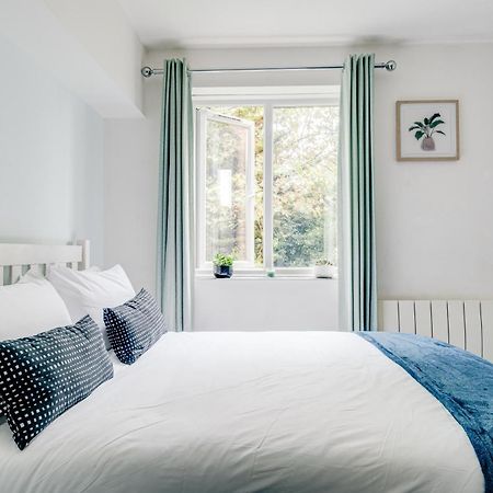 Apartment In Elephant & Castle With Parking Лондон Екстериор снимка