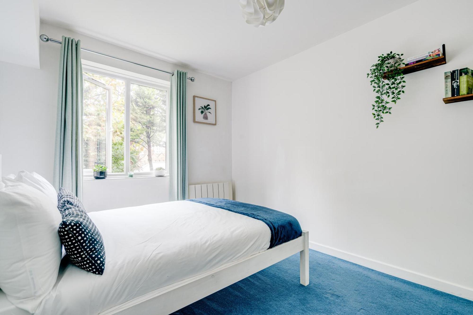 Apartment In Elephant & Castle With Parking Лондон Екстериор снимка