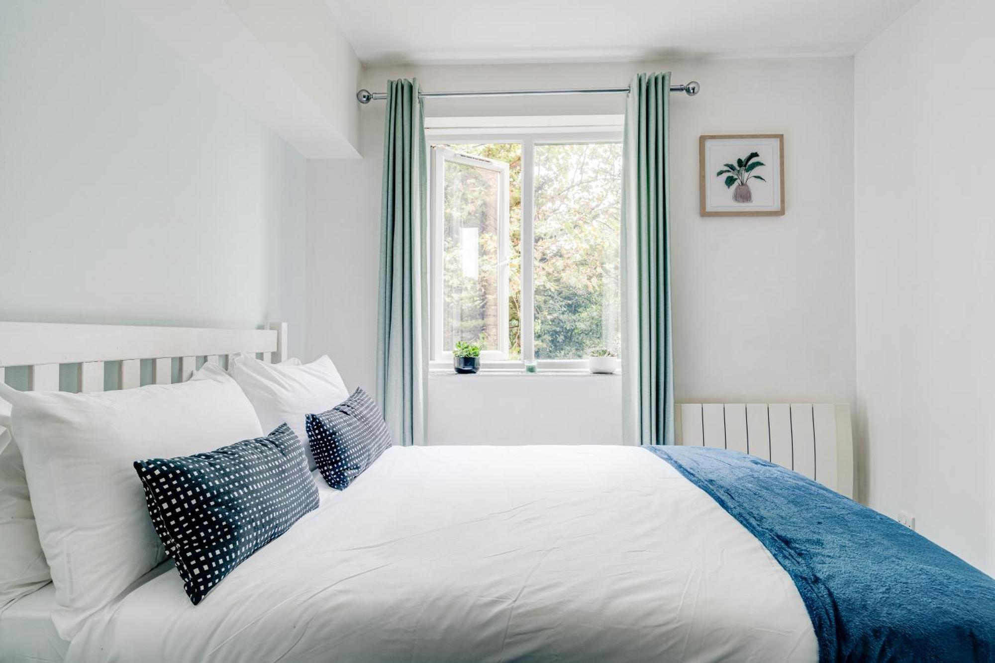 Apartment In Elephant & Castle With Parking Лондон Екстериор снимка