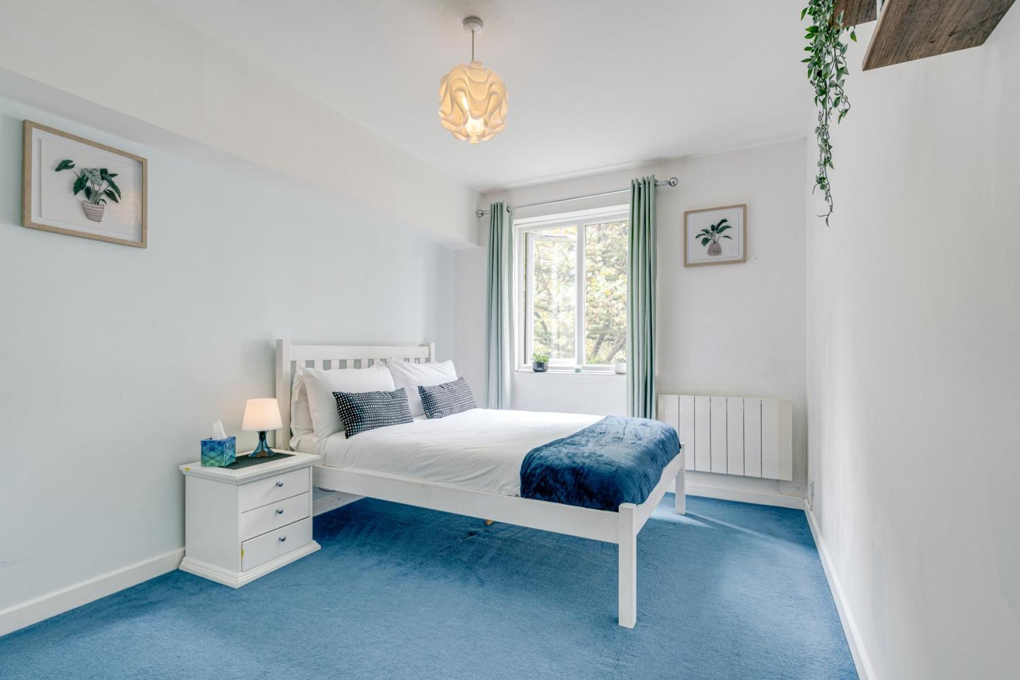 Apartment In Elephant & Castle With Parking Лондон Екстериор снимка