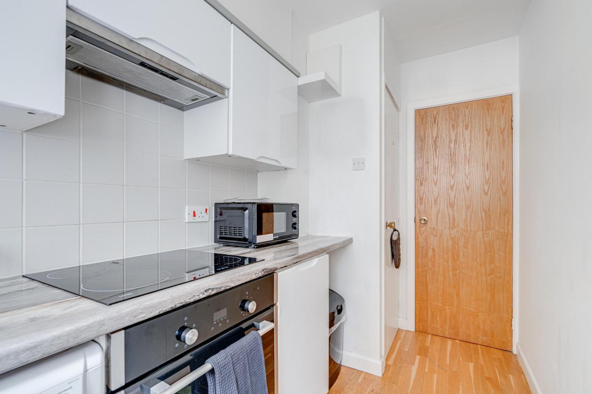 Apartment In Elephant & Castle With Parking Лондон Екстериор снимка