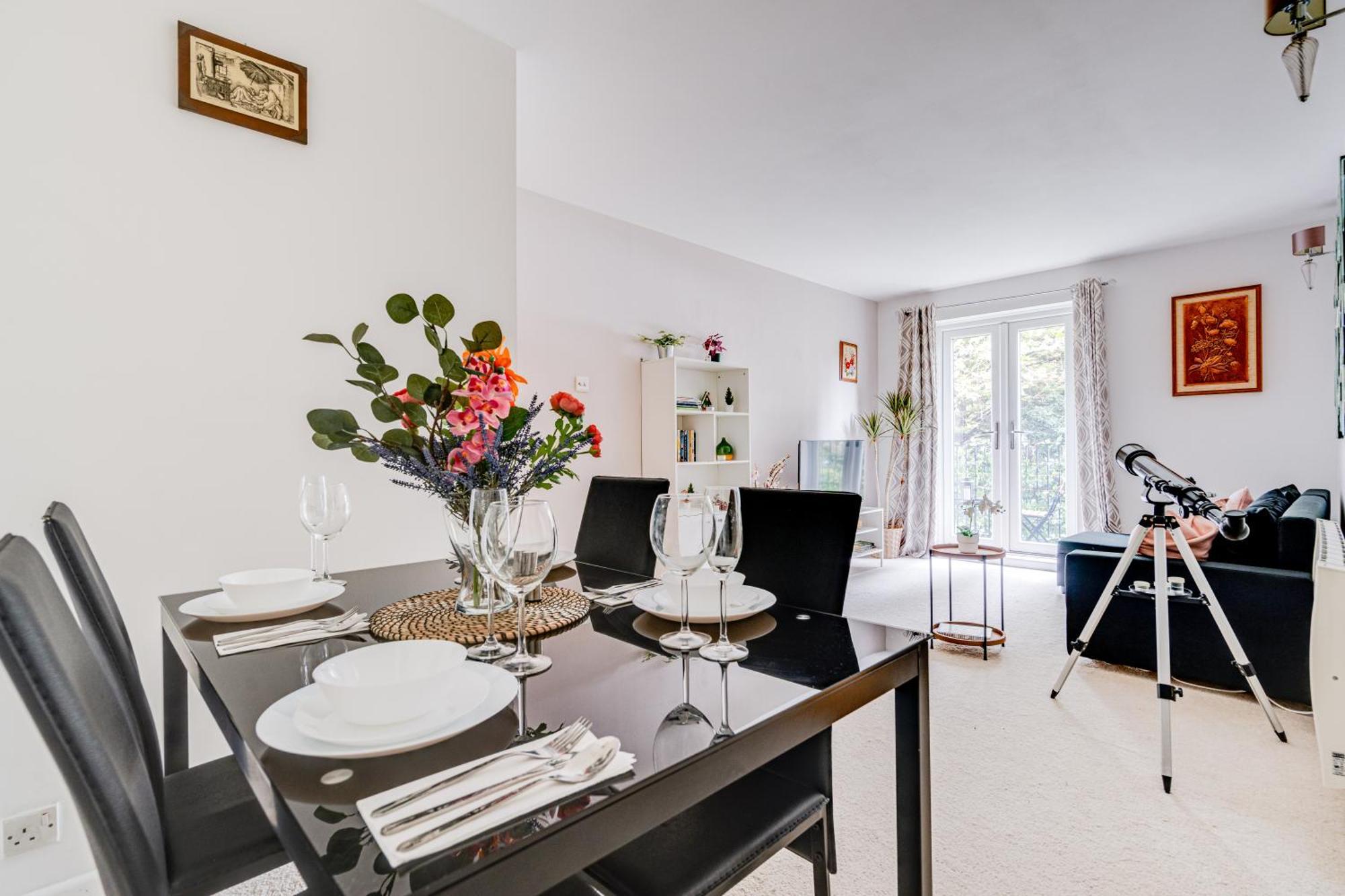 Apartment In Elephant & Castle With Parking Лондон Екстериор снимка